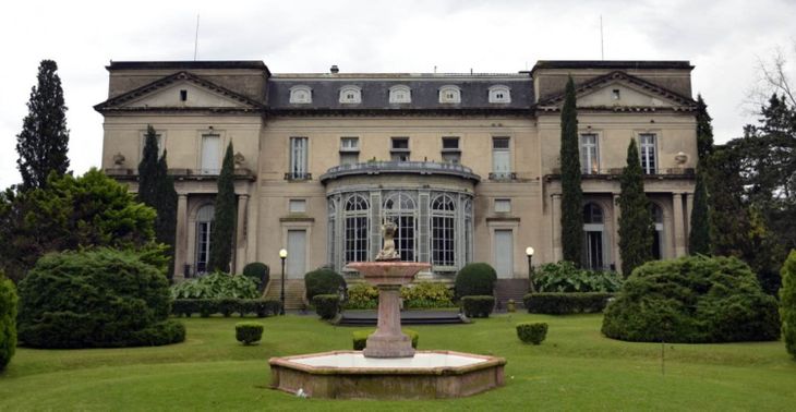 Los jardines y las fuentes del Sans Souci formaron parte de un conjunto paisajístico de nueve hectáreas, concebido por el célebre Carlos Thays Los jardines y las fuentes del Sans Souci formaron parte de un conjunto paisajístico de nueve hectáreas, concebido por el célebre Carlos Thays