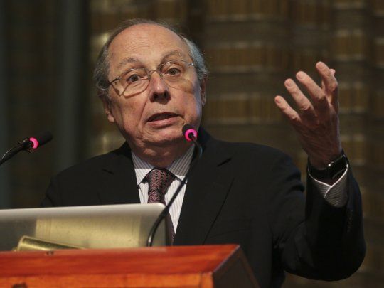 Guillermo Calvo.jpg