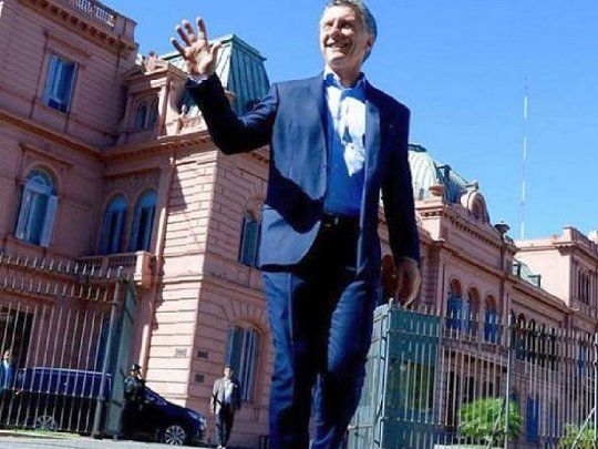 Cuando llegó Cambiemos al Gobierno la deuda implicaba un 38% del PBI. Cuando esa gestión terminó, llegó al 100%.&nbsp;Mauricio Macri se fue de la Casa Rosada y dejó una deudaexterna bruta de u$s277.648 millones.