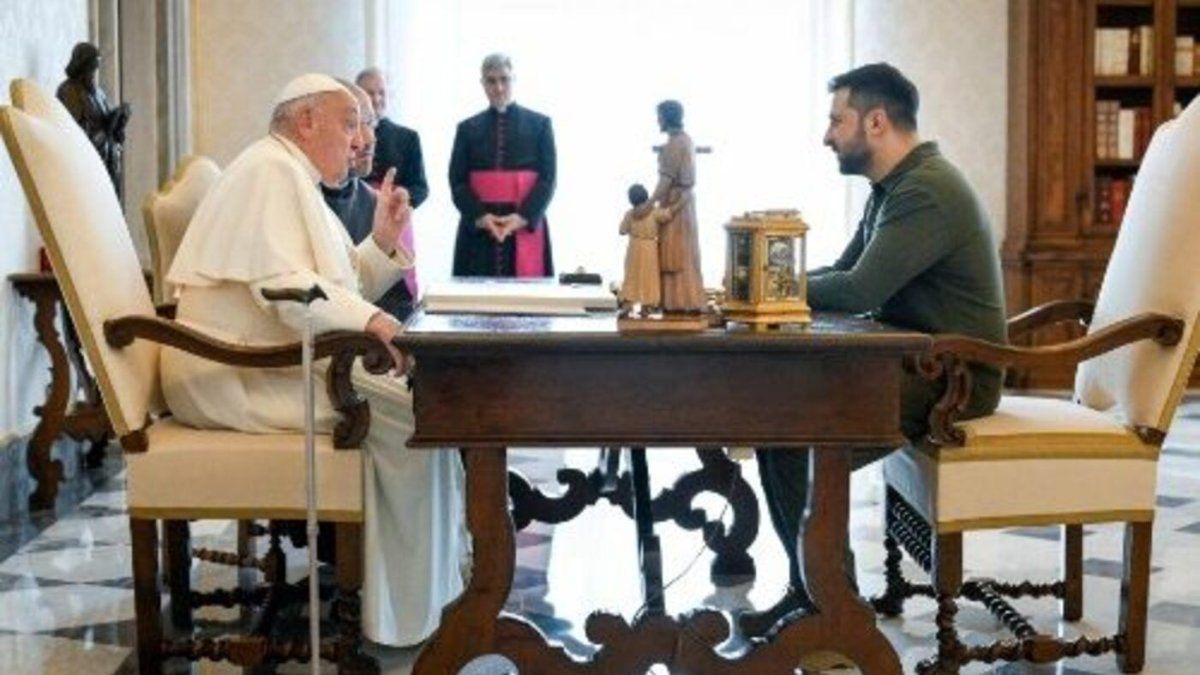 Pope Francis received the president of Ukraine at the Vatican, in the midst of a strong custody operation