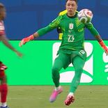 El insólito error de Fernando Muslera, la apuesta de Bielsa, que le costó el 2-2 a Uruguay ante Cabo Verde El insólito error de Fernando Muslera, la apuesta de Bielsa, que le costó el 2-2 a Uruguay ante Cabo Verde