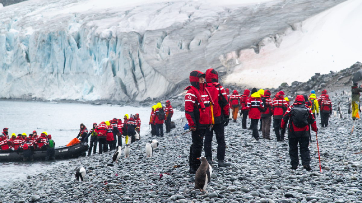 Explore, learn, conserve: Antarctic crossing that combines tourism and science