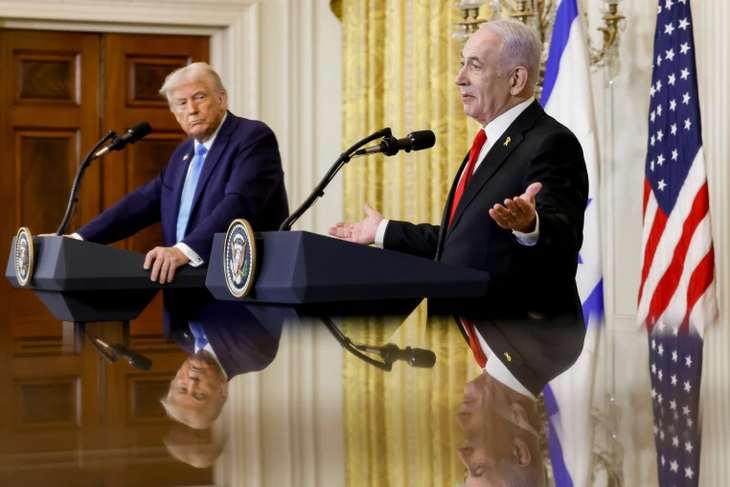 En contra de los deseos de Donald Trump, Benjamín Nethanyahu quebró el proceso de paz con Palestina. Si bien Israel redujo un día antes o a cero las tarifas a los productos norteamericanos (falta acuerdo del Congreso), Trump decidió usar el castigo económico para “llamarlo a la razón” En contra de los deseos de Donald Trump, Benjamín Nethanyahu quebró el proceso de paz con Palestina. Si bien Israel redujo un día antes o a cero las tarifas a los productos norteamericanos (falta acuerdo del Congreso), Trump decidió usar el castigo económico para “llamarlo a la razón”