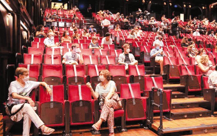 juntos pero no revueltos. Así se veían las salas en el reciente Festival Grec, en Barcelona.