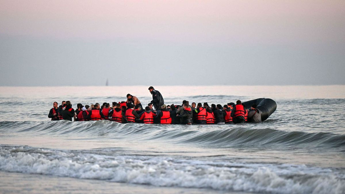 record number of migrants crossing the English Channel in 24 hours