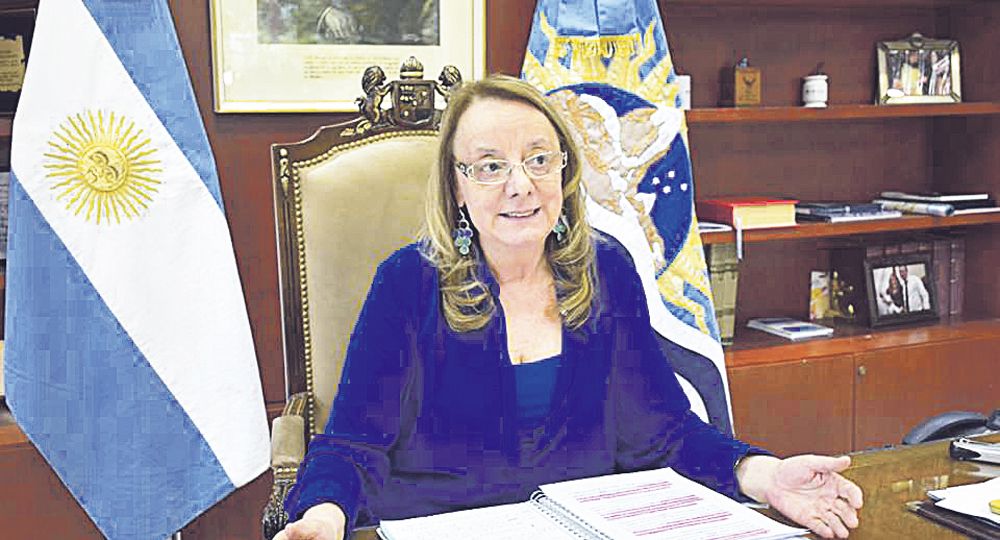 Con un crédito, Alicia K espera desactivar crisis (foto 1)