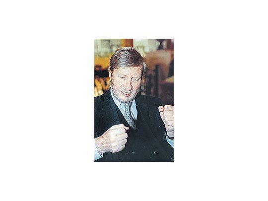 Además deuna veintenade arquitectos,entreconsagrados yde las nuevasgeneraciones,Gianni Vattimorecibirá elPremioVentanas alFuturo a unfilósofo en laentrega 2008que se realizahoy.