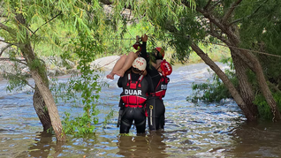 Las ocho personas rescatadas no sufrieron lesiones. Las ocho personas rescatadas no sufrieron lesiones.