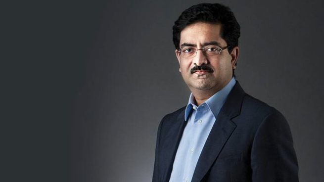 Kumar Birla, distinguido con el Padma Bhushan y múltiples premios empresariales, simboliza liderazgo e innovación en el mundo de los negocios.