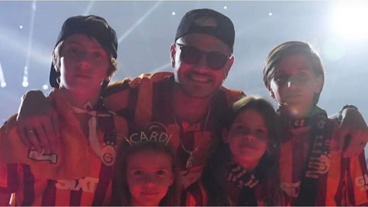 Mauro Icardi posted a photo with his daughters and the sons of Wanda Nara