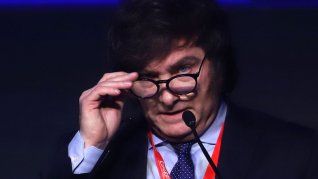 el new york times culpo a milei por la suba del dolar blue: esta provocando un shock