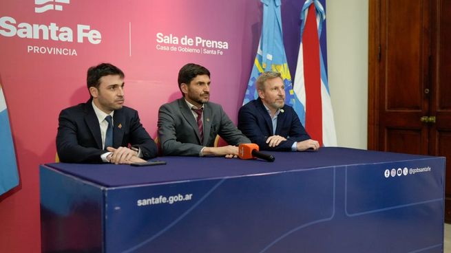 Ignacio Torres, Maximiliano Pullaro y Rogelio Frigerio se reunieron en Santa Fe.