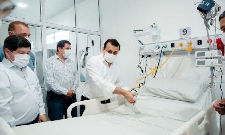 El gobernador Oscar Herrera Ahuad inauguró una sala de Terapia Intensiva y el Centro de Diálisis del hospital de Apóstoles.
