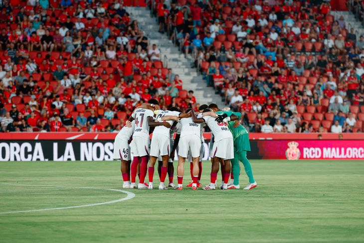 El PSG se prepara para jugar la Supercopa de Europa ante el Aston Villa. El PSG se prepara para jugar la Supercopa de Europa ante el Aston Villa.