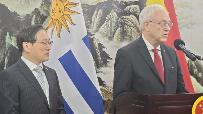 Uruguay comenzará el proceso para permitir el ingreso sin visa de ciudadanos chinos.