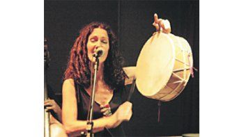 La cantante Silvia Iriondo se presenta el viernes en la Casa Nacional del Bicentenario, con entrada libre y gratuita.
