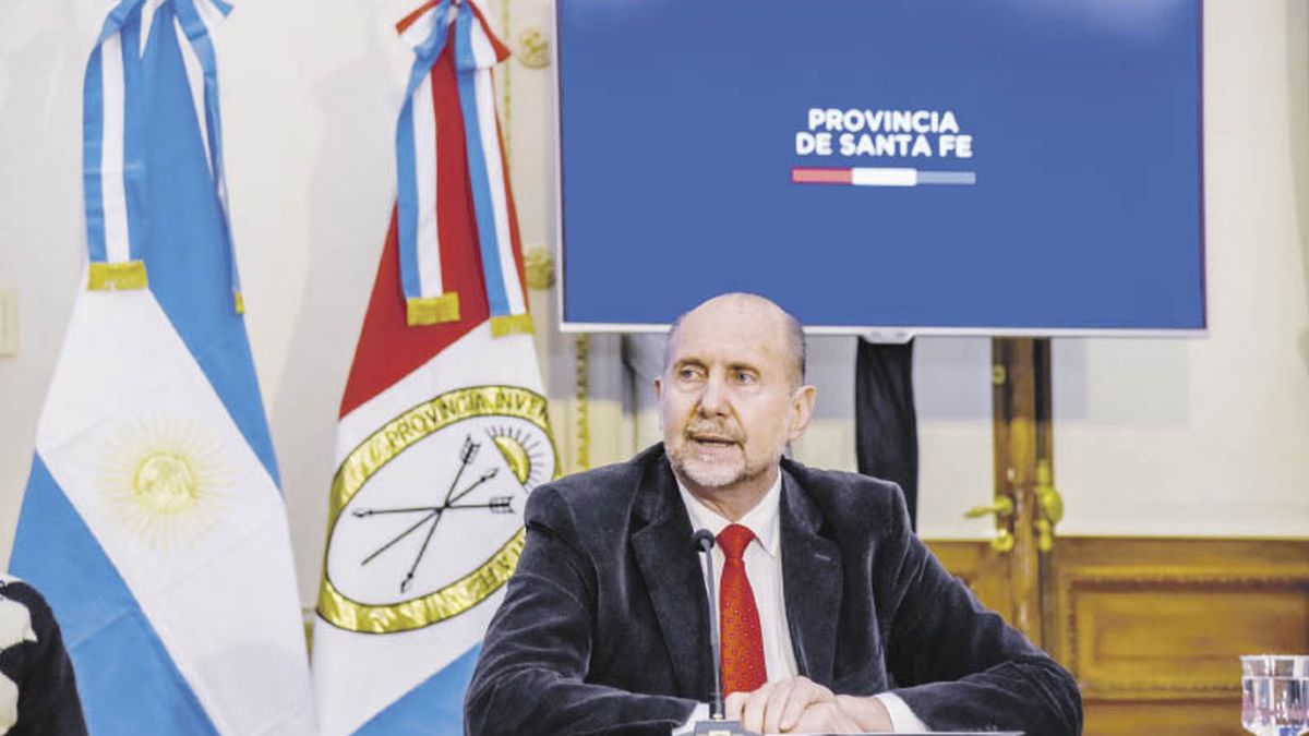 En dos años y medio, Santa Fe redujo a la  mitad el plantel político