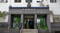 Nélida Bisio deja la ANMAT y es reemplazada por Luis Eduardo Fontana mediante decreto presidencial.