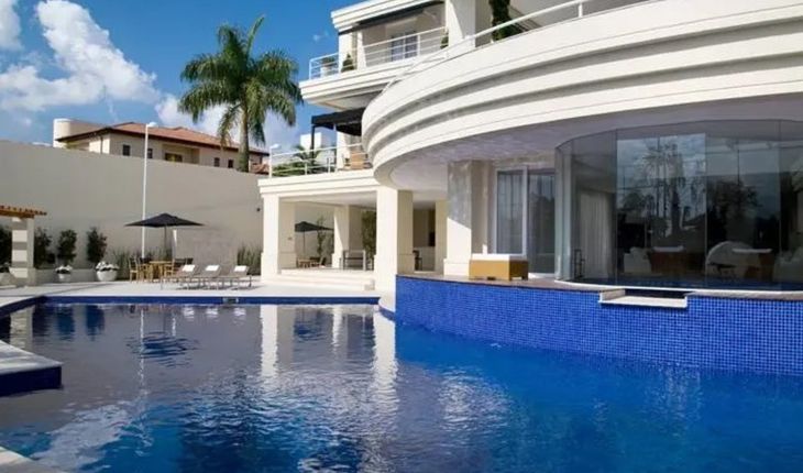 the luxurious mansion of Cafu, the two-time world champion of Brazilian football the luxurious mansion of Cafu, the two-time world champion of Brazilian football
