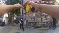 Un efectivo policial reduce a un delincuente con una pistola Taser