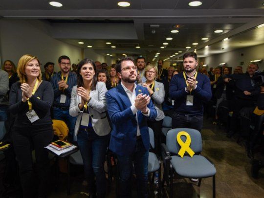 El Consejo Nacional de ERC anunció este jueves el acuerdo que desbloquea la asunción de Pedro Sánchez.