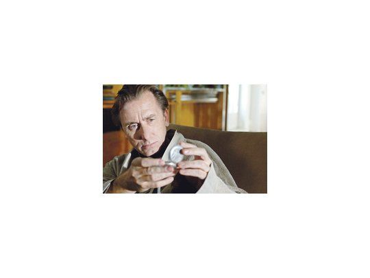 Tim Roth es el profesor Dominic: alcanzado por el rayo de Coppola, sufre toda suerte de sobresaltos filosóficos.