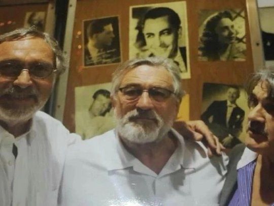 De Niro, en una visita anterior, con Luis Brandoni y Lito Cruz. 