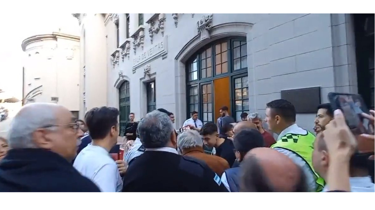 José Mujica was booed by followers of Javier Milei at the Buenos Aires Book Fair