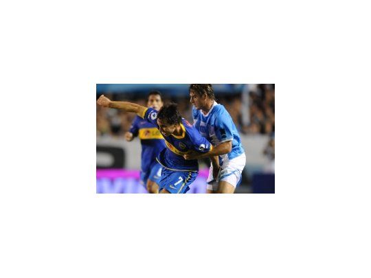 Pablo Mouche, autor del gol, en acción frente a Racing.