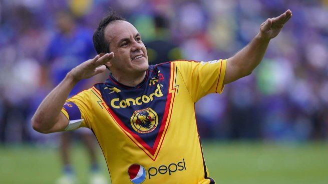 Cauthémoc Blanco brilló en el juego de leyendas entre América y Chivas, marcando un golazo para las Águilas.