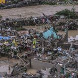 El Tifón Komaegui golpeó a Vietnam tras arrasar en Filipinas. El Tifón Komaegui golpeó a Vietnam tras arrasar en Filipinas.