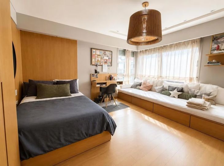 El inmueble está distribuido en tres niveles y cuenta con amplios ambientes y espacios exteriores. El inmueble está distribuido en tres niveles y cuenta con amplios ambientes y espacios exteriores.