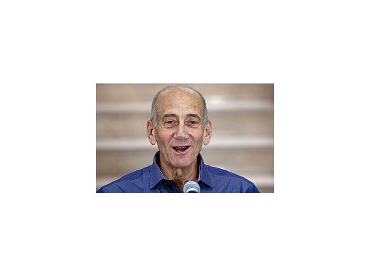 Olmert habló con la prensa tras conocerse el fallo.