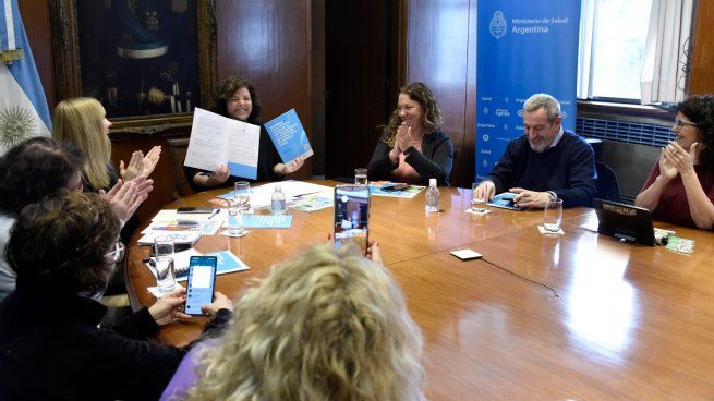 Carla Vizzotti firmó las resoluciones en torno a la IVE.&nbsp;