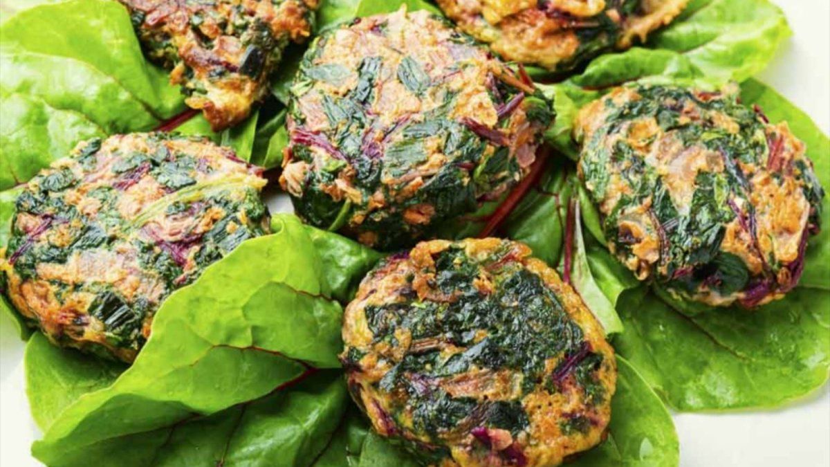 Neither flour nor frying: how to make easy and fluffy chard fringes