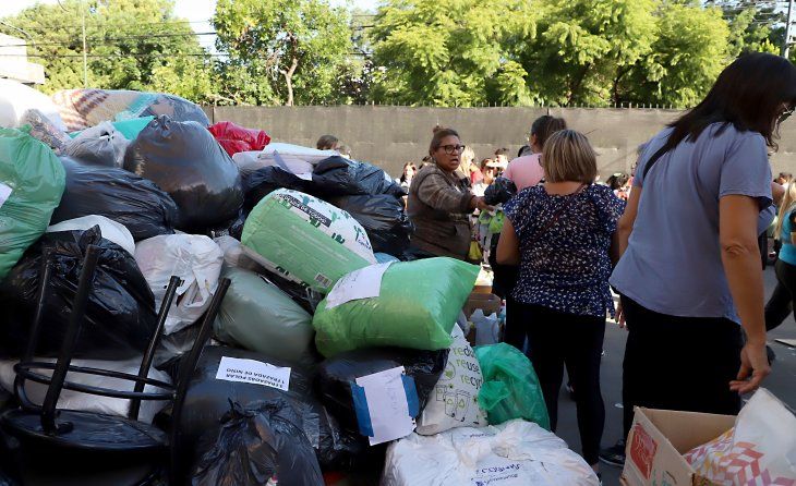 Partió un tren cargado de donaciones para Bahía Blanca. Partió un tren cargado de donaciones para Bahía Blanca.