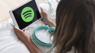 Spotify se quiere ir del país por dos artículos de la Rendición de Cuentas y un senador del Partido Colorado propone derogarlos.