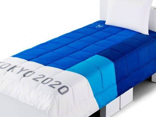Las camas, hechas de cartón.