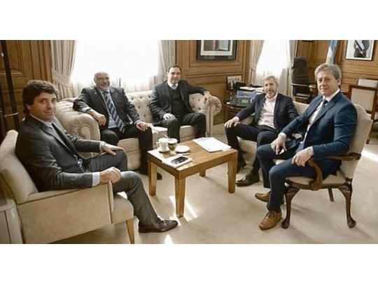 Anfitrión. Frigerio, durante su encuentro con el correntino Gustavo Valdés. La ronda será ahora reeditada.