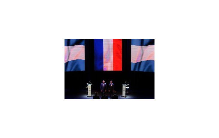 Minuto de silencio por las víctimas de Francia al inicio del debate