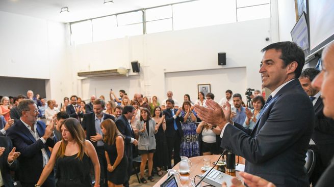 Lanús anunció para este año la incorporación de 225 armas no letales “para dotar a los agentes municipales de más capacidad de acción; son herramientas clave para incapacitar a sospechosos sin usar armas de fuego”, especificó.