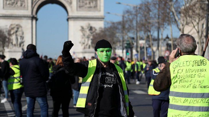 Los chalecos amarillos surgieron en 2018 contra el aumento de los combustibles en Francia. Los chalecos amarillos surgieron en 2018 contra el aumento de los combustibles en Francia.