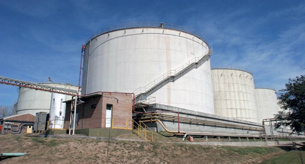 Tanques de biodiésel en el complejo industrial Luis Dreyfus en Genaral Lagos
