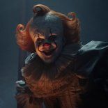 Bill Skarsgård vuelve como el payado Pennywise. Bill Skarsgård vuelve como el payado Pennywise.