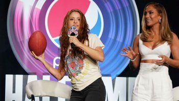 Jennifer Lopez y Shakira actuarán en el medio tiempo de la 5a edición del Super Bowl.