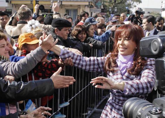 Cristina llamó a un amplio diálogo y prometió una reforma política (foto 7)