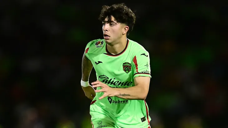Chivas no llegó a un acuerdo con Juárez por el pase de Denzell García y dejó liberado el camino al América para que negocie por el jugador. Su pase cuesta 10 millones de dólares. Chivas no llegó a un acuerdo con Juárez por el pase de Denzell García y dejó liberado el camino al América para que negocie por el jugador. Su pase cuesta 10 millones de dólares.
