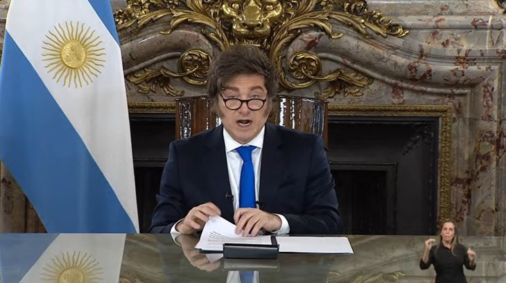 "Mis cadenas nacionales nunca fueron para quitar derechos", opinó Cristina sobre los últimos anuncios de Milei. 