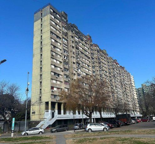 Villa Lugano, entre los barrios con valores más bajos, pero hay áreas que también tienden a revalorizarse a futuro Villa Lugano, entre los barrios con valores más bajos, pero hay áreas que también tienden a revalorizarse a futuro