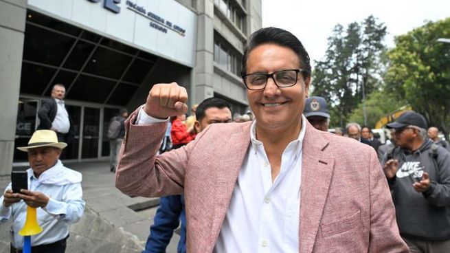 Fernando Villavicencio fue acribillado al finalizar un acto en Quito.